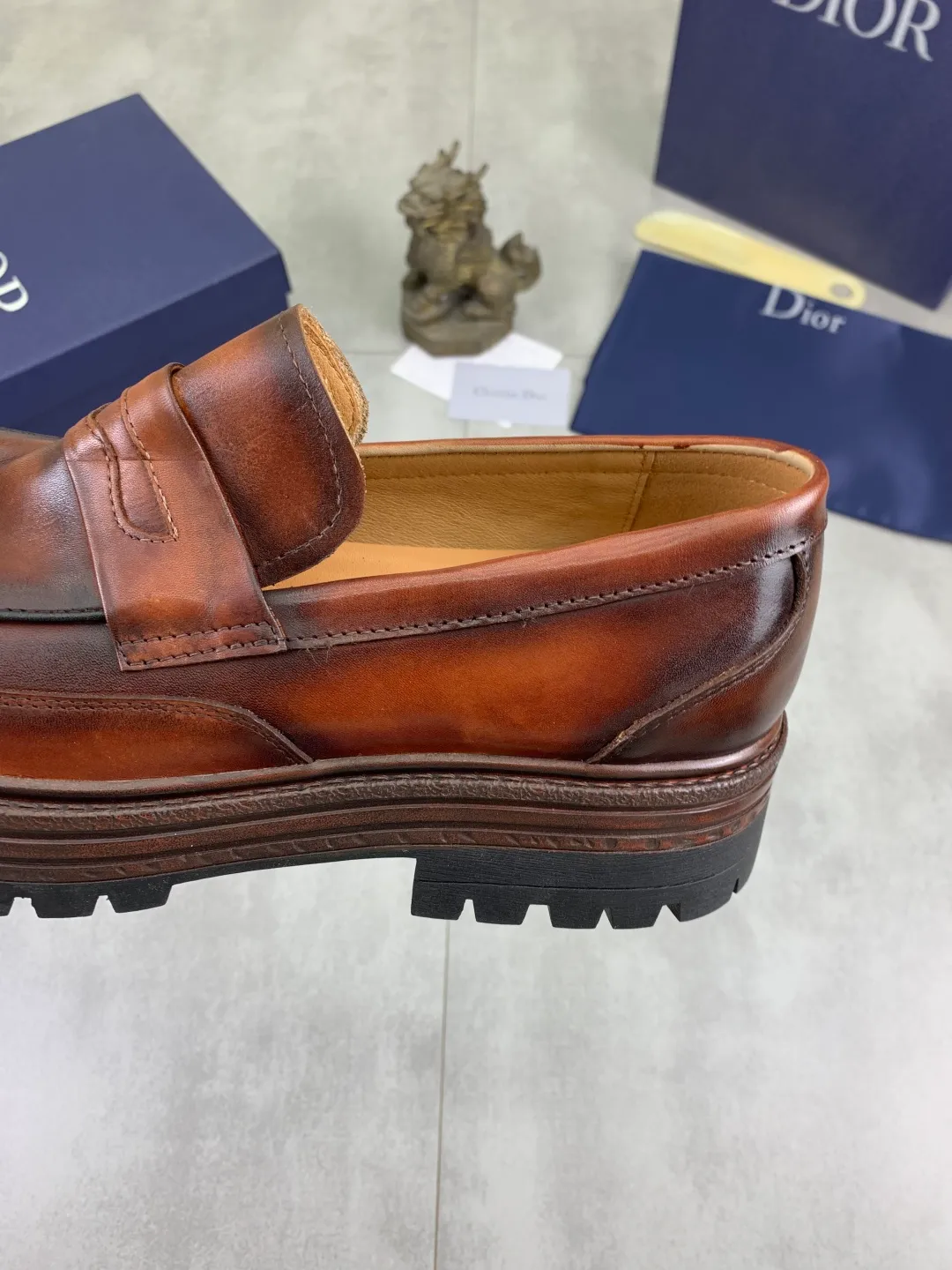 Men's shoes P520 💰【New style】Water-dyed cow lining Original order quality Dior —🆘.Dior Original order purchase, high-end leather shoes, fabric: Made of Italian imported color rubbed wrinkled cowhide➕Water-dyed cow lining/cowhide lining➕Specially available original combination outsole, fine workmanship, real shot🎬Size: 38-45 (with full set of packaging) Color: 3️⃣ colors available